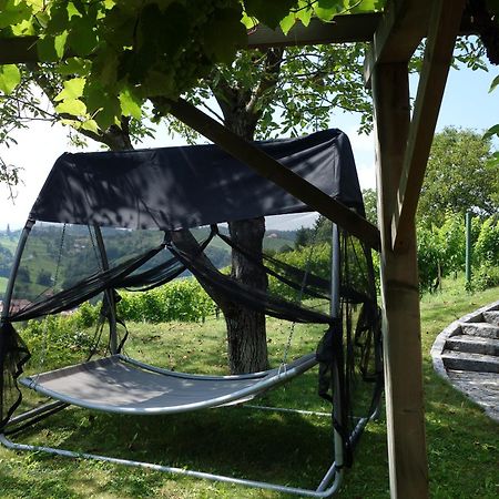 Das Weinberghaus Ratsch an der Weinstraße Esterno foto