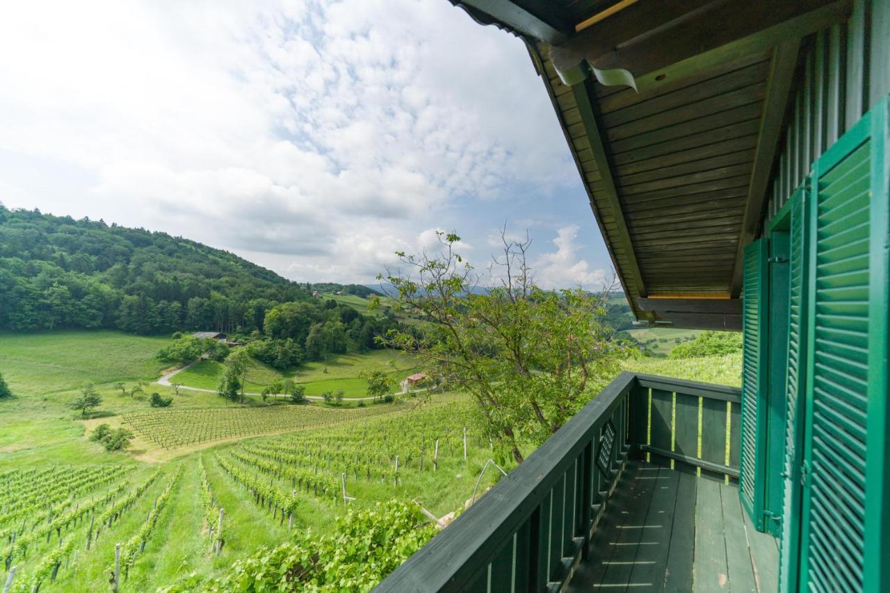 Das Weinberghaus Ratsch an der Weinstraße Esterno foto